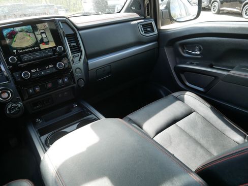 Used 2021 Nissan Titan PRO-4X w/ Pro-4x Convenience Package AWD/4WD image 11