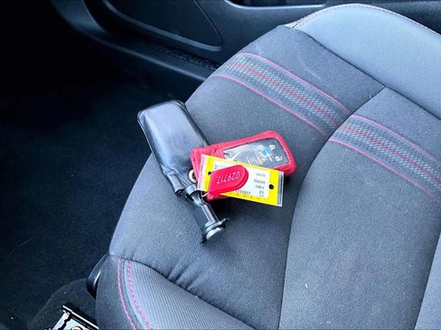 Used 2023 Chevrolet Equinox RS image 15