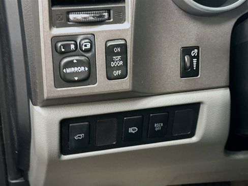 Used 2011 Toyota Sequoia Limited AWD/4WD image 17
