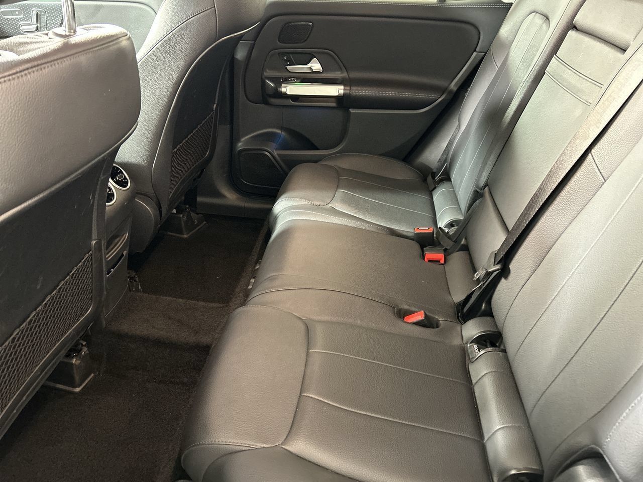 Used 2025 Mercedes-Benz GLB 250 image 25