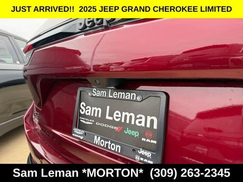 New 2025 Jeep Grand Cherokee Limited w/ Black Appearance Package image 11