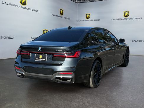 Used 2022 BMW 740i w/ M Sport Package image 5