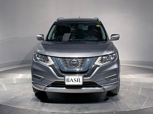 Used 2020 Nissan Rogue SV image 9