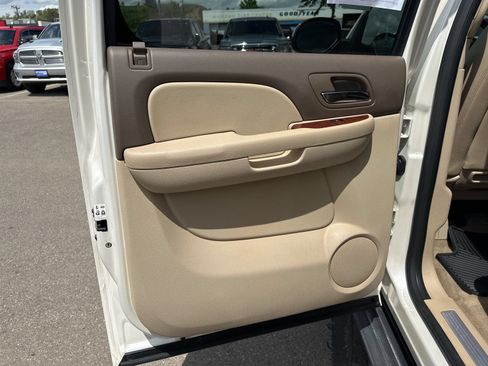 Used 2013 Chevrolet Suburban LTZ AWD/4WD image 27
