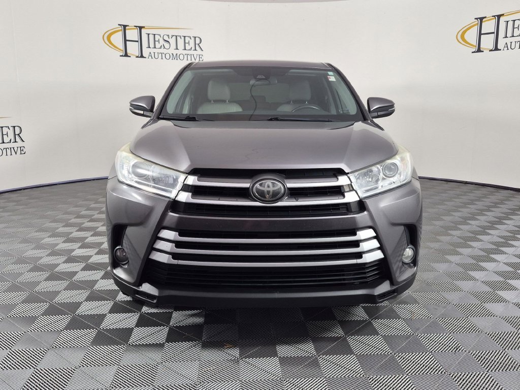 Used 2018 Toyota Highlander Plus AWD/4WD image 10