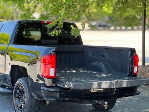 Used 2018 Chevrolet Silverado 1500 LTZ Z71 w/ LTZ Plus Package AWD/4WD image 39