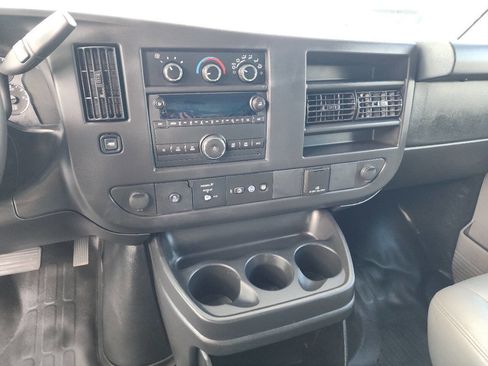 Used 2016 Chevrolet Express 2500 image 22