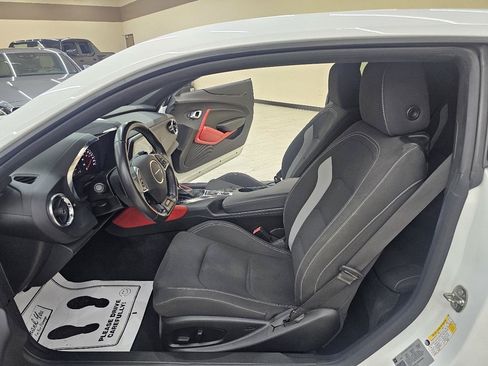Used 2019 Chevrolet Camaro SS RWD image 16