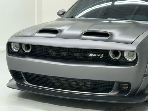 Used 2019 Dodge Challenger SRT Hellcat Redeye image 10