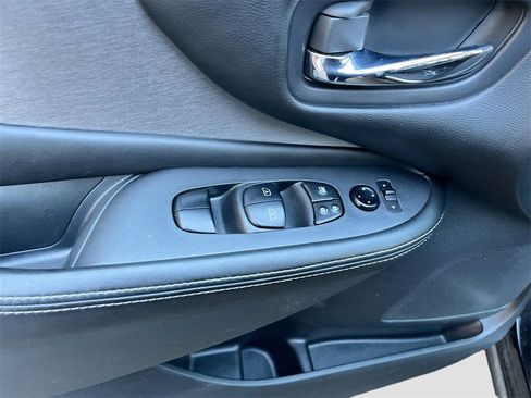 Certified 2023 Nissan Murano SV image 16