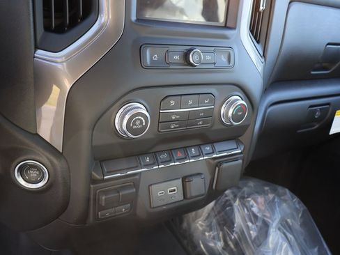 New 2026 GMC Sierra 2500 Pro w/ Convenience Package image 9