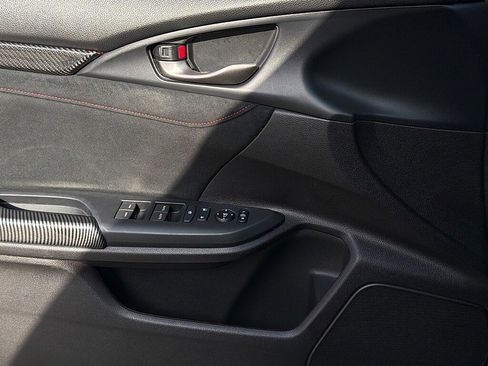 Used 2019 Honda Civic Type R image 18