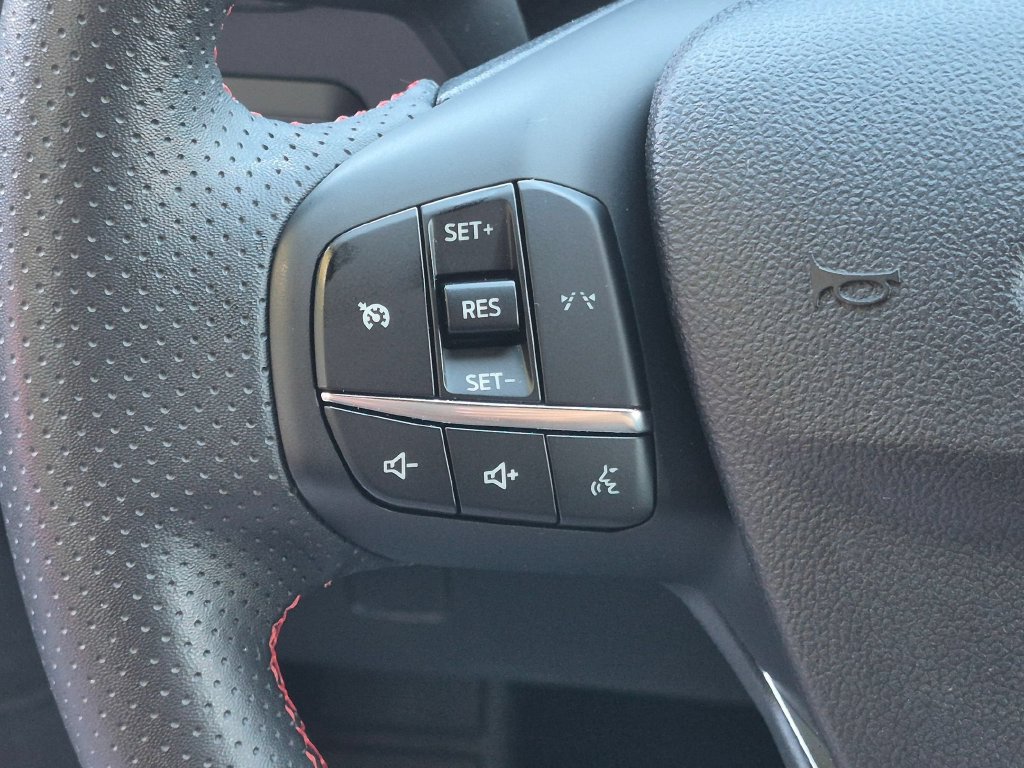 Used 2025 Ford Escape ST-Line AWD/4WD image 14