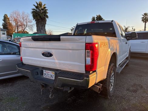 Used 2019 Ford F250 XLT w/ XLT Value Package image 4