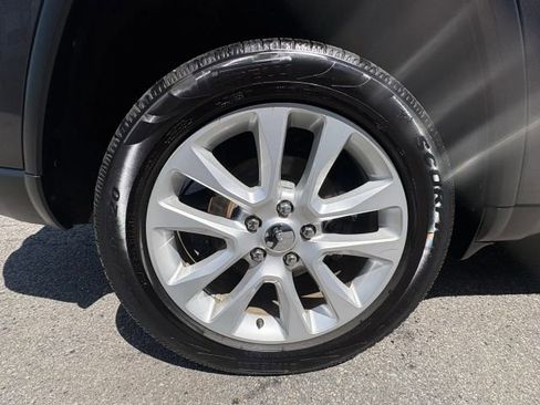 Used 2017 Jeep Grand Cherokee Limited w/ Trailer Tow Group IV image 11