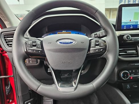 Used 2022 Ford Escape SEL w/ Technology Package FWD image 25
