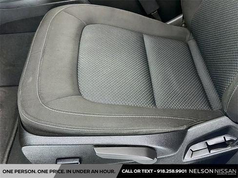 Used 2022 Chevrolet Colorado LT image 18