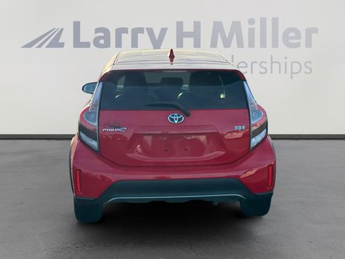 Used 2018 Toyota Prius C Four w/ Carpet Mat Package image 4