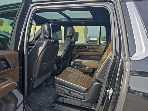 Used 2025 GMC Yukon XL Denali Ultimate image 16