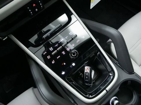 New 2026 Porsche Cayenne GTS image 21