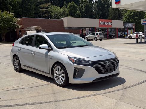 Used 2018 Hyundai Ioniq Limited w/ Limited Ultimate Package 03 FWD image 3