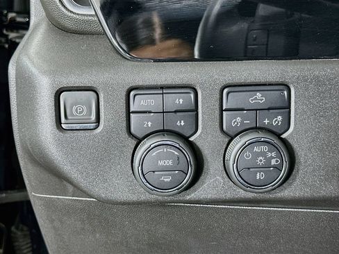 Used 2022 Chevrolet Silverado 1500 RST AWD/4WD image 10