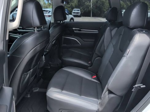 Used 2025 Kia Telluride S FWD image 11