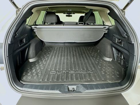 Used 2025 Subaru Outback Premium image 28