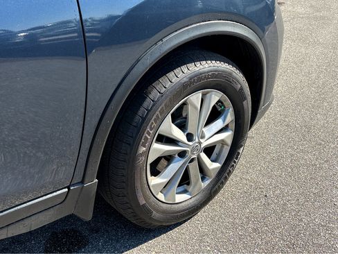 Used 2015 Nissan Rogue SV w/ SV Premium Package image 22