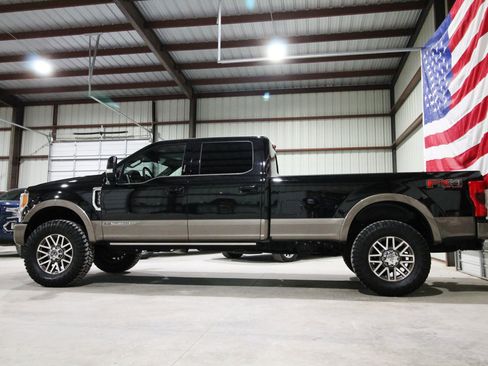 Used 2019 Ford F350 King Ranch w/ King Ranch Ultimate Package AWD/4WD image 6