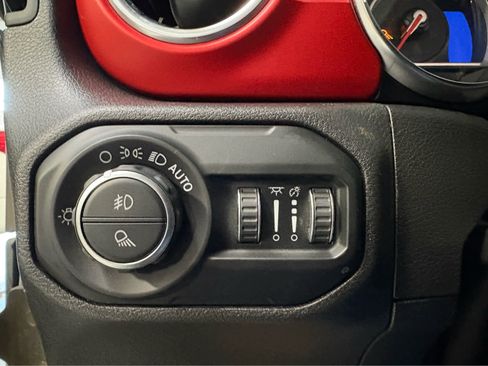 Used 2020 Jeep Gladiator Rubicon w/ Cold Weather Group image 29