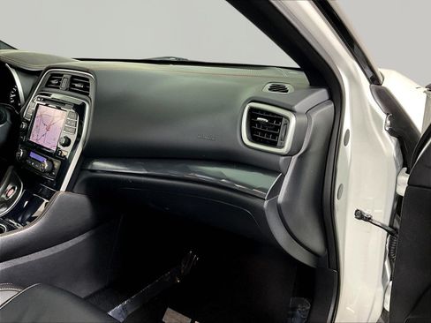 Used 2019 Nissan Maxima SR w/ Premium Package FWD image 26