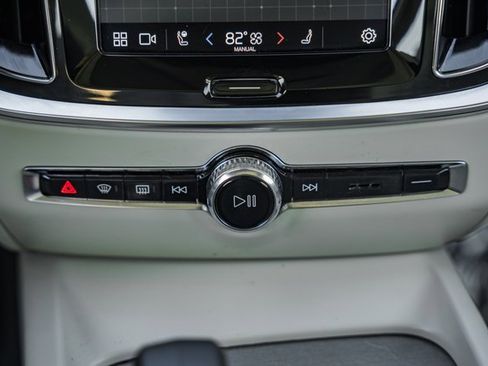 Certified 2023 Volvo S60 B5 Ultimate w/ Climate Package image 22