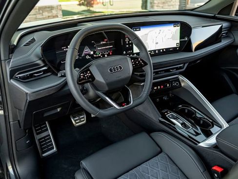 New 2025 Audi SQ5 Premium Plus AWD/4WD image 18