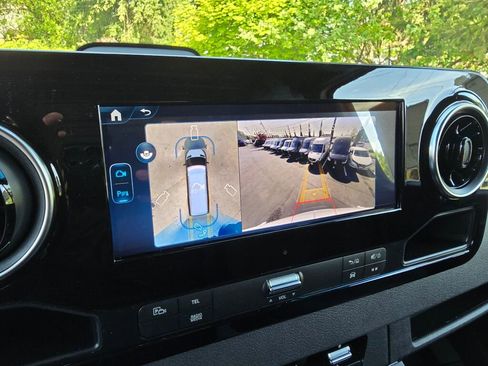New 2025 Mercedes-Benz Sprinter 2500 image 24