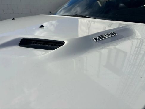 Used 2009 Dodge Challenger R/T image 18