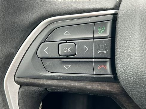 New 2026 Jeep Grand Cherokee Altitude image 17