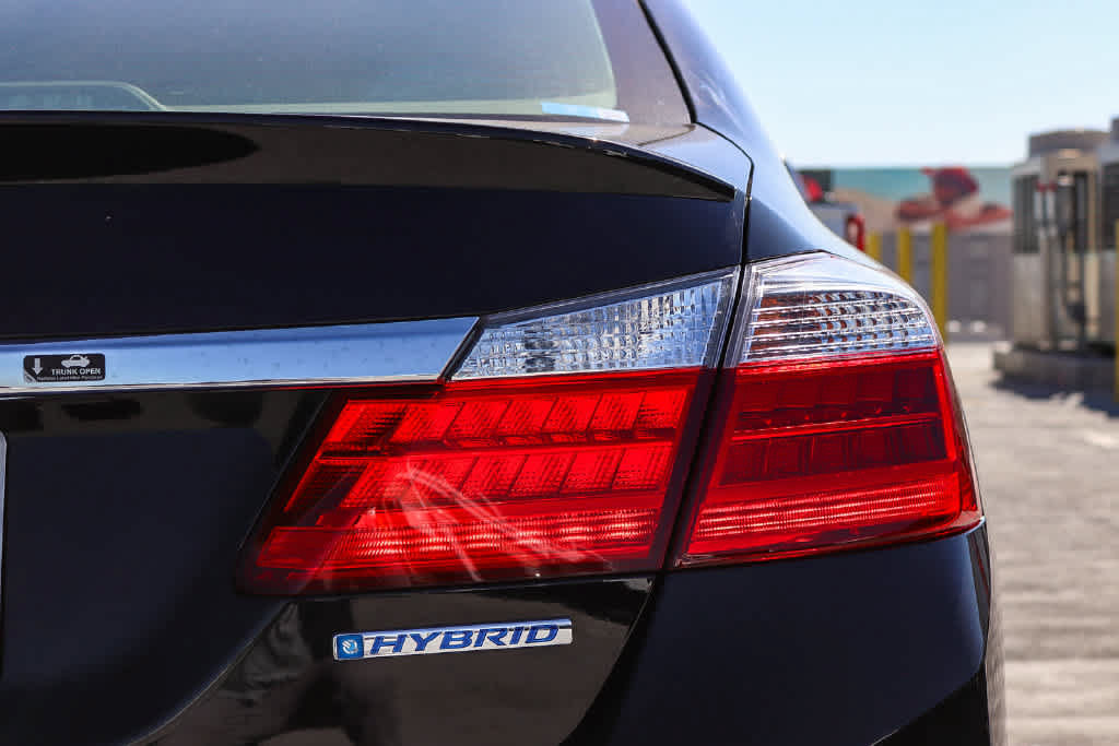 Used 2014 Honda Accord Plug-In Sedan image 9