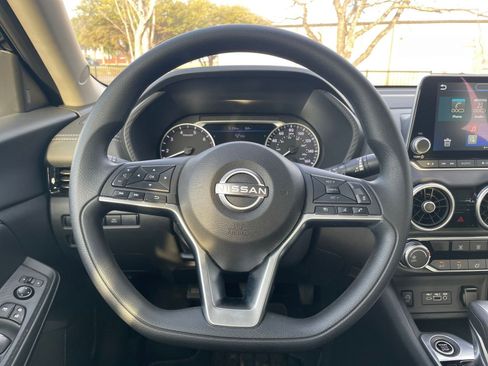Used 2025 Nissan Sentra SV FWD image 31