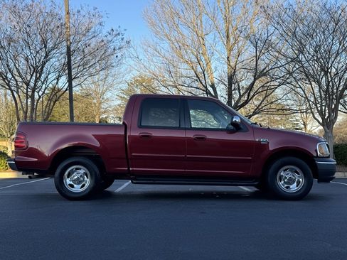 Used 2001 Ford F150 XLT image 2