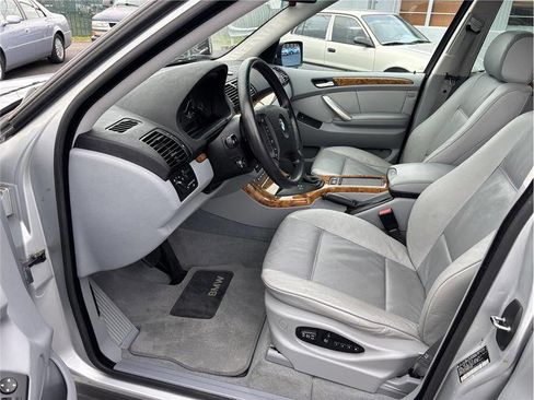 Used 2002 BMW X5 3.0i image 12