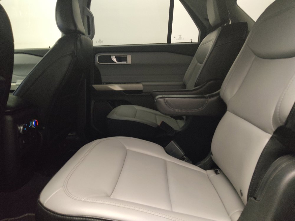 Used 2021 Ford Explorer XLT w/ Equipment Group 202A RWD image 18
