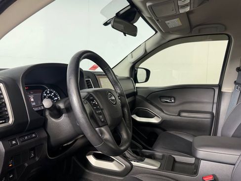 Used 2024 Nissan Frontier SV w/ SV Convenience Package image 23