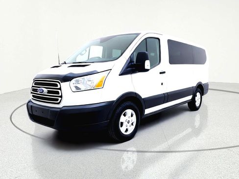 Used 2019 Ford Transit 150 XLT image 4