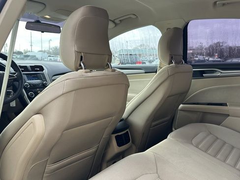 Used 2014 Ford Fusion SE image 12