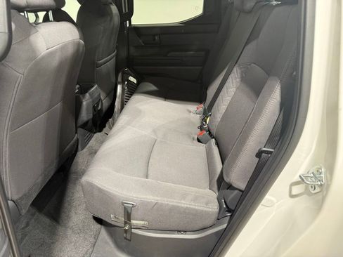 Certified 2025 Toyota Tacoma SR5 AWD/4WD image 18