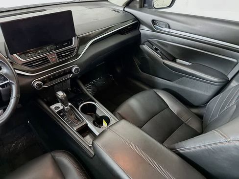 Used 2024 Nissan Altima 2.5 SR w/ SR Premium Package image 11