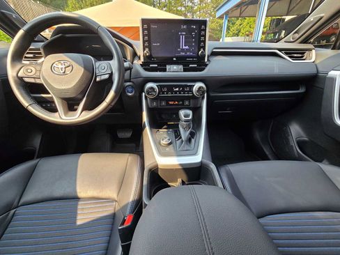 Used 2022 Toyota RAV4 XSE AWD/4WD image 18
