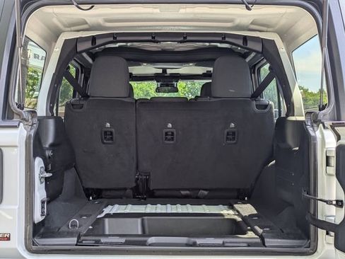 Used 2024 Jeep Wrangler Unlimited Rubicon AWD/4WD image 14