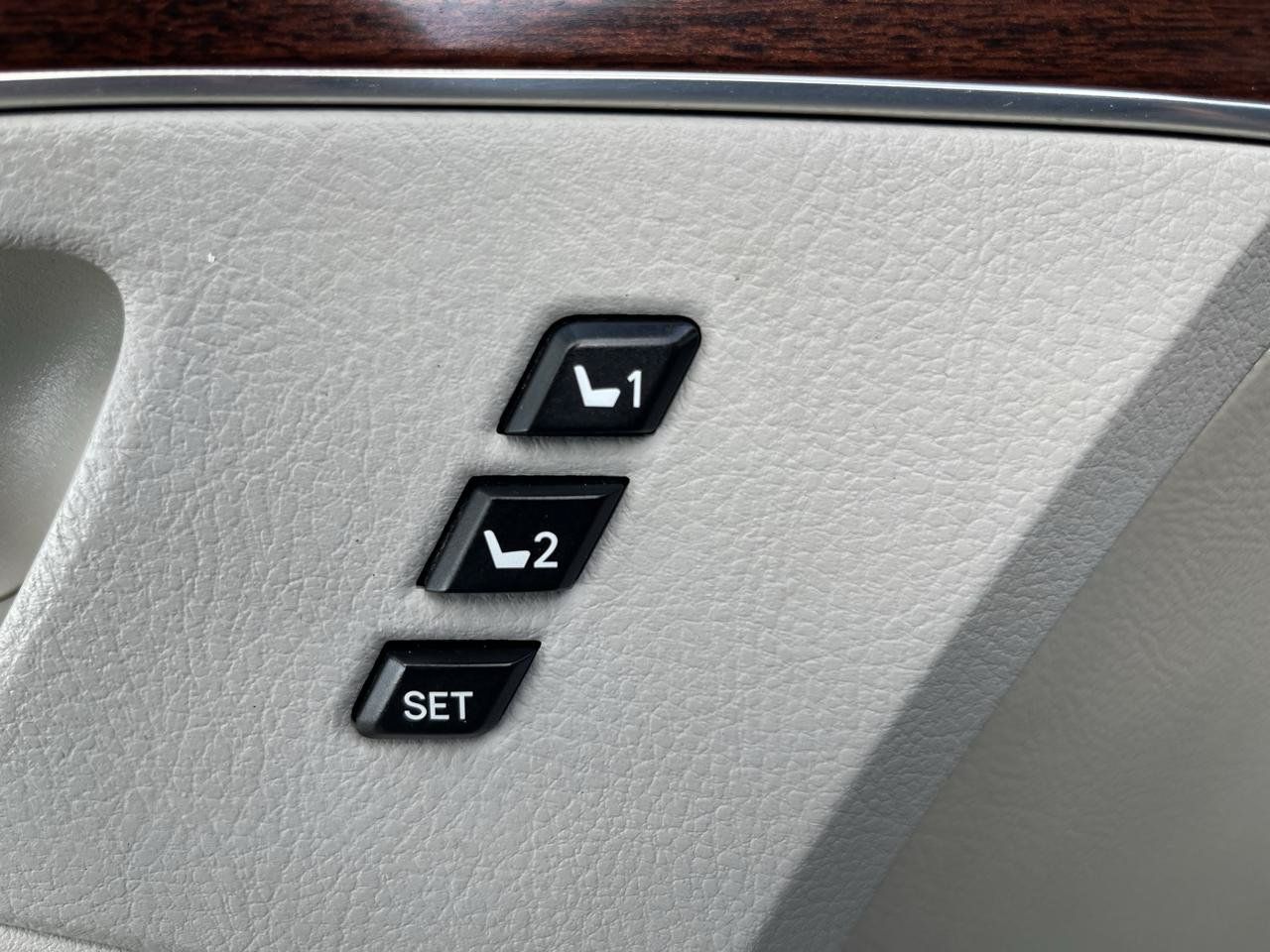 Used 2008 Toyota Avalon XLS FWD image 36